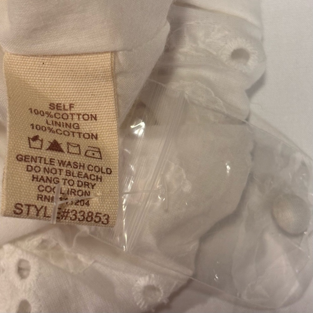 Hem & Thread White Eyelet Floral Sleeveless Boho Top NWT S - Picture 3 of 9